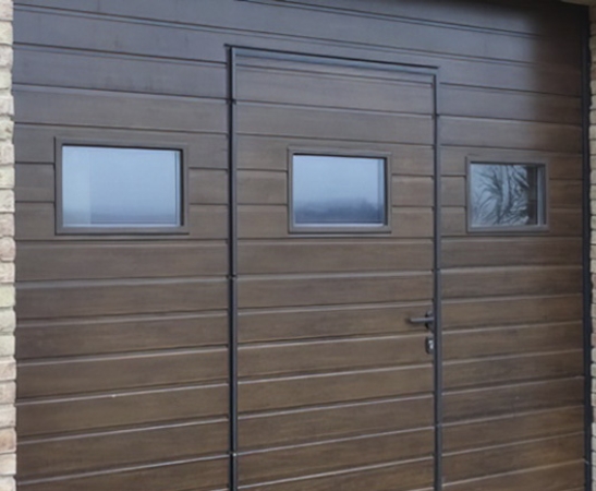 Ворота с окнами в Александровском